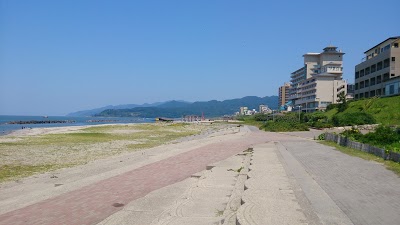 瀬波温泉海水浴場