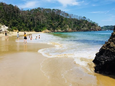 十八鳴浜