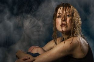 梅雨の湿気に困らされるくせ毛対策 オススメの縮毛矯正！